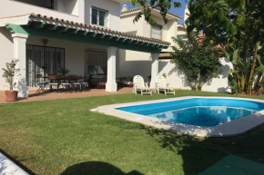 Chalet con Piscina al lado de la Playa